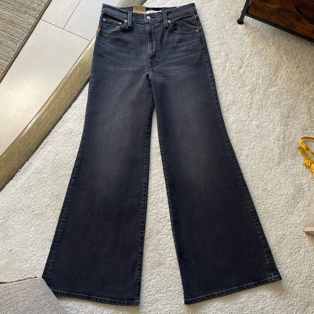 NWT Levi's Ribcage Bells High Rise Women's Jeans Size 29/32 - Picture 3 of 12